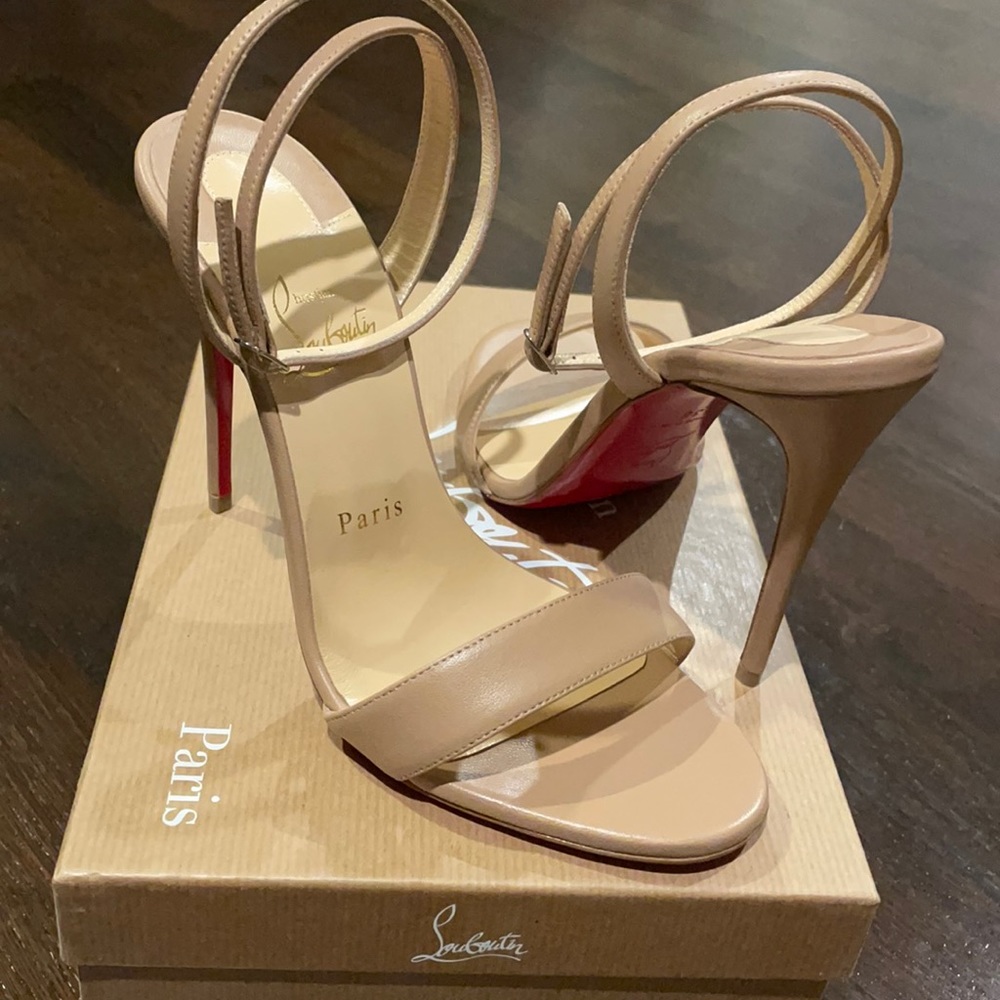 NEW Christian Louboutin Loubigirl Nude Beige Size 38